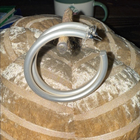 🆕🌿🤍SILVER 50mm Metal Bold Hoop Earrings - Picture 2 of 9